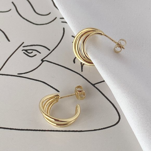 [18k Gold Plated] Triple Line Stud Earrings - Picture 7 of 9